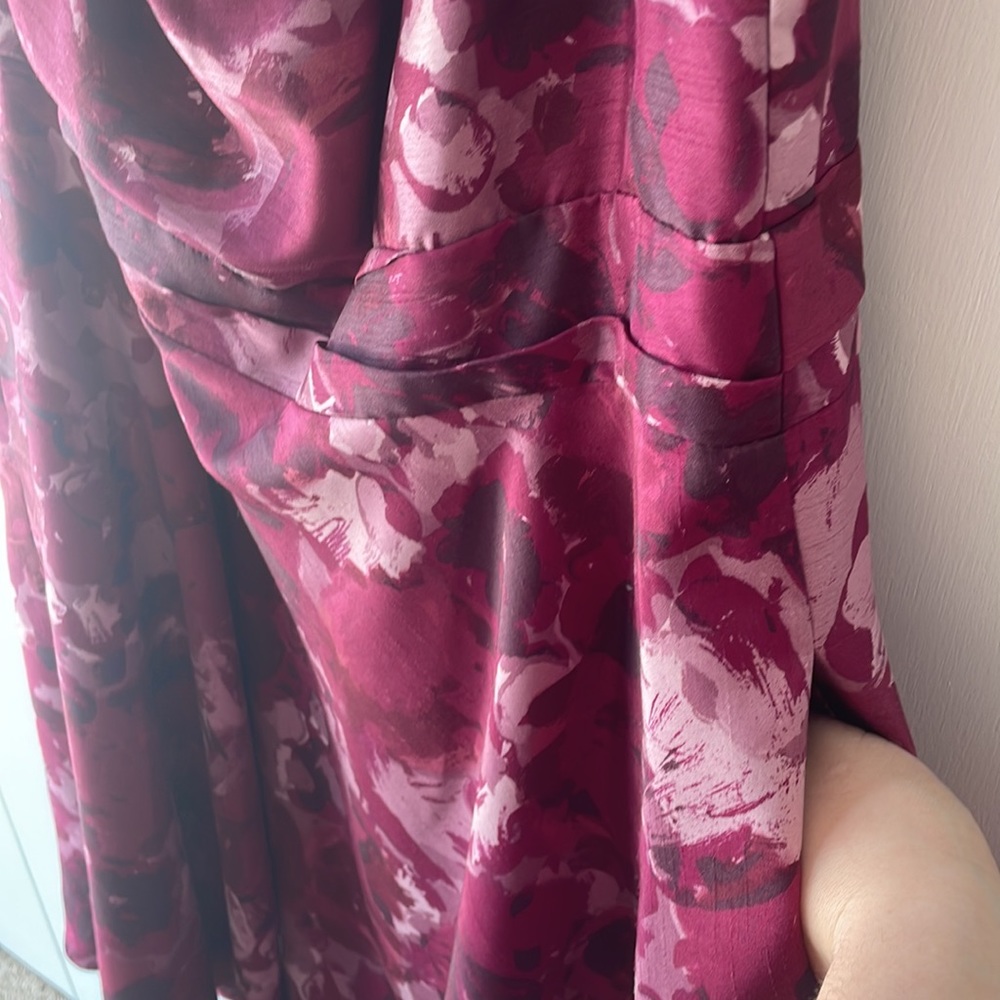 David’s Bridal Size 20 Beautiful Midi Length Dress - Picture 5 of 10